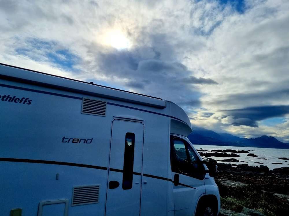Rv-Motorhome-Camper - Oceania - Darcy Thomson