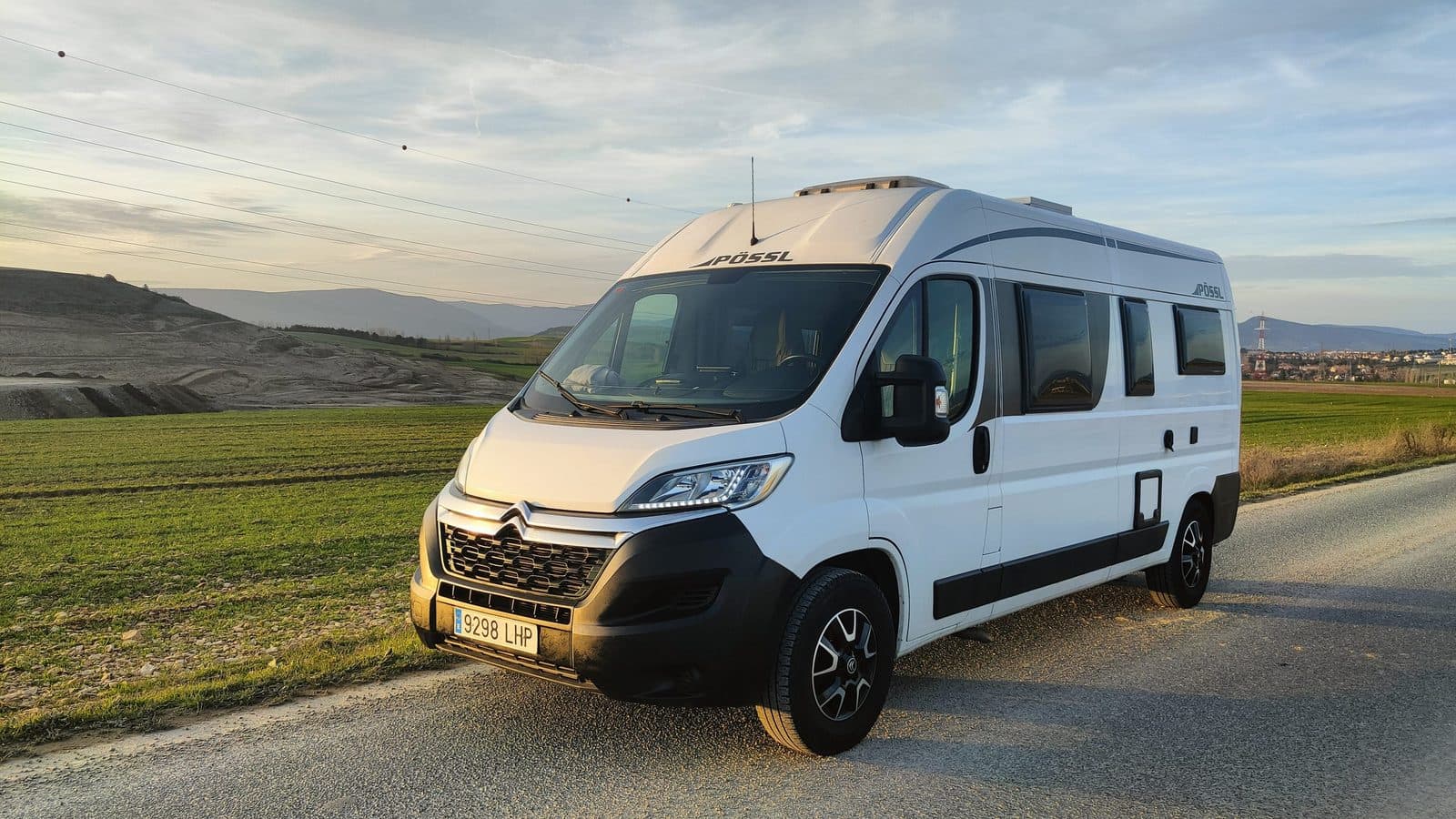 Pössl 2 Win R. L3H3 camper
