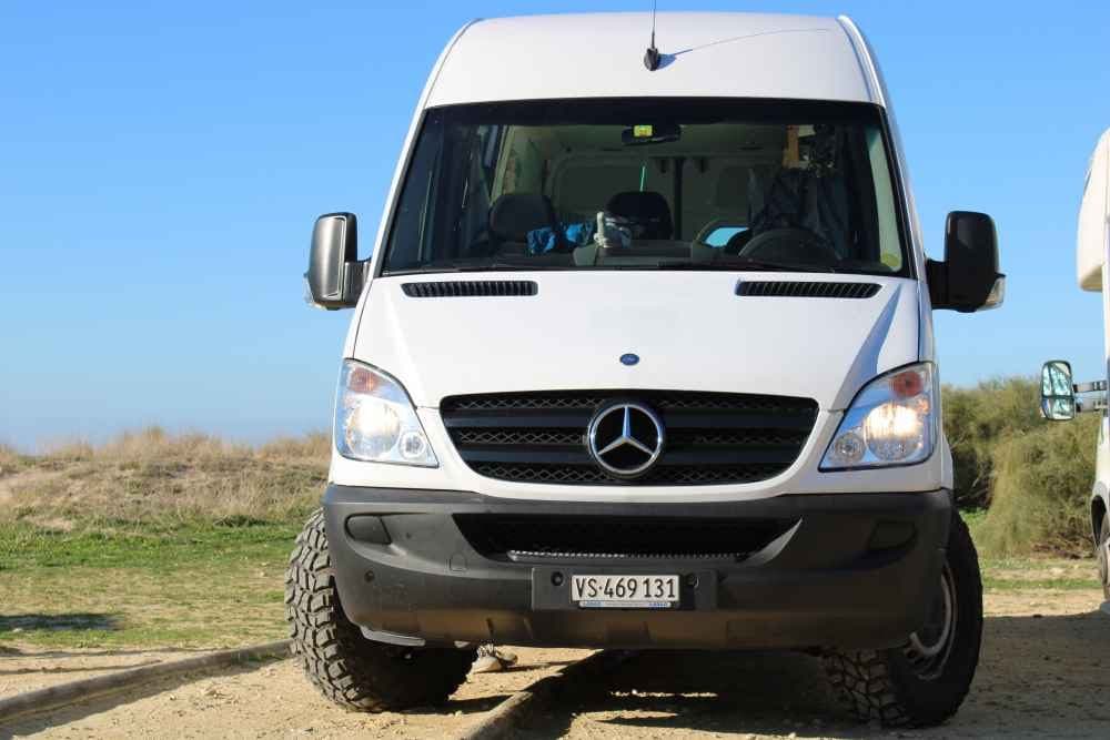 Van - Europe - Mano Omari