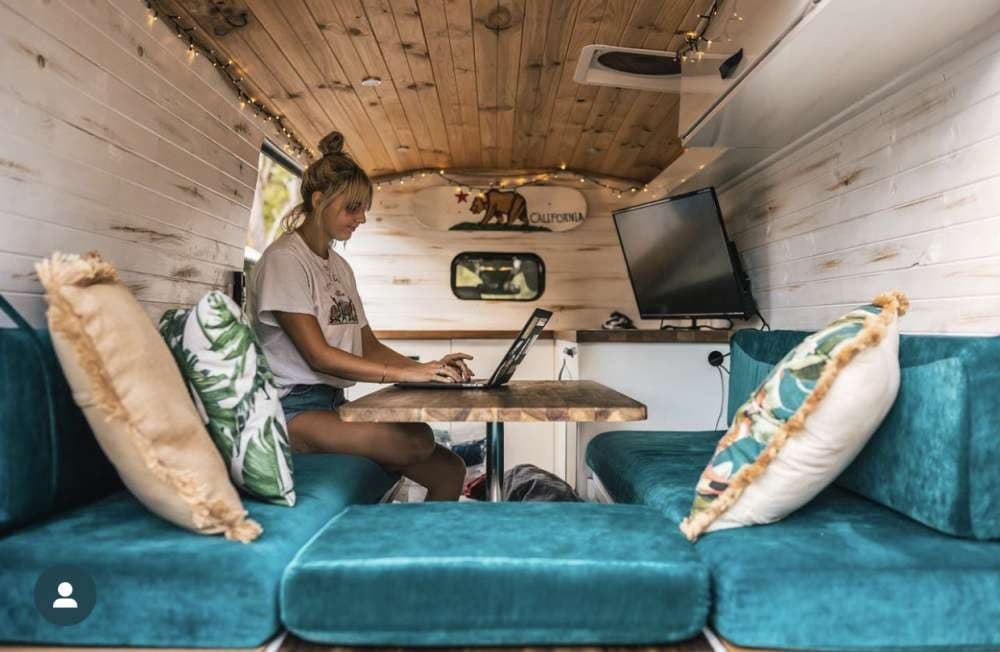 Rv-Motorhome-Camper - Oceania - Izzak Morris