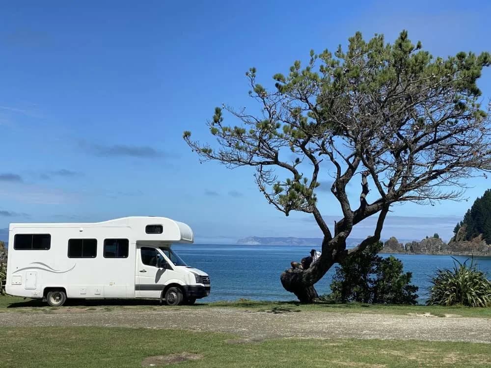 Rv-Motorhome-Camper - Oceania - Jenny Corban