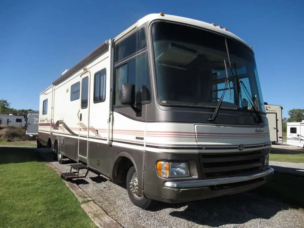 Rv-Motorhome-Camper - North America - Ashley Ratliff