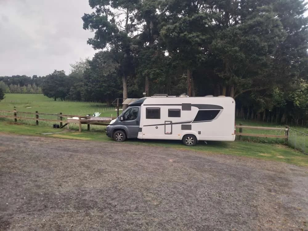 Rv-Motorhome-Camper - Oceania - Neil Rowe