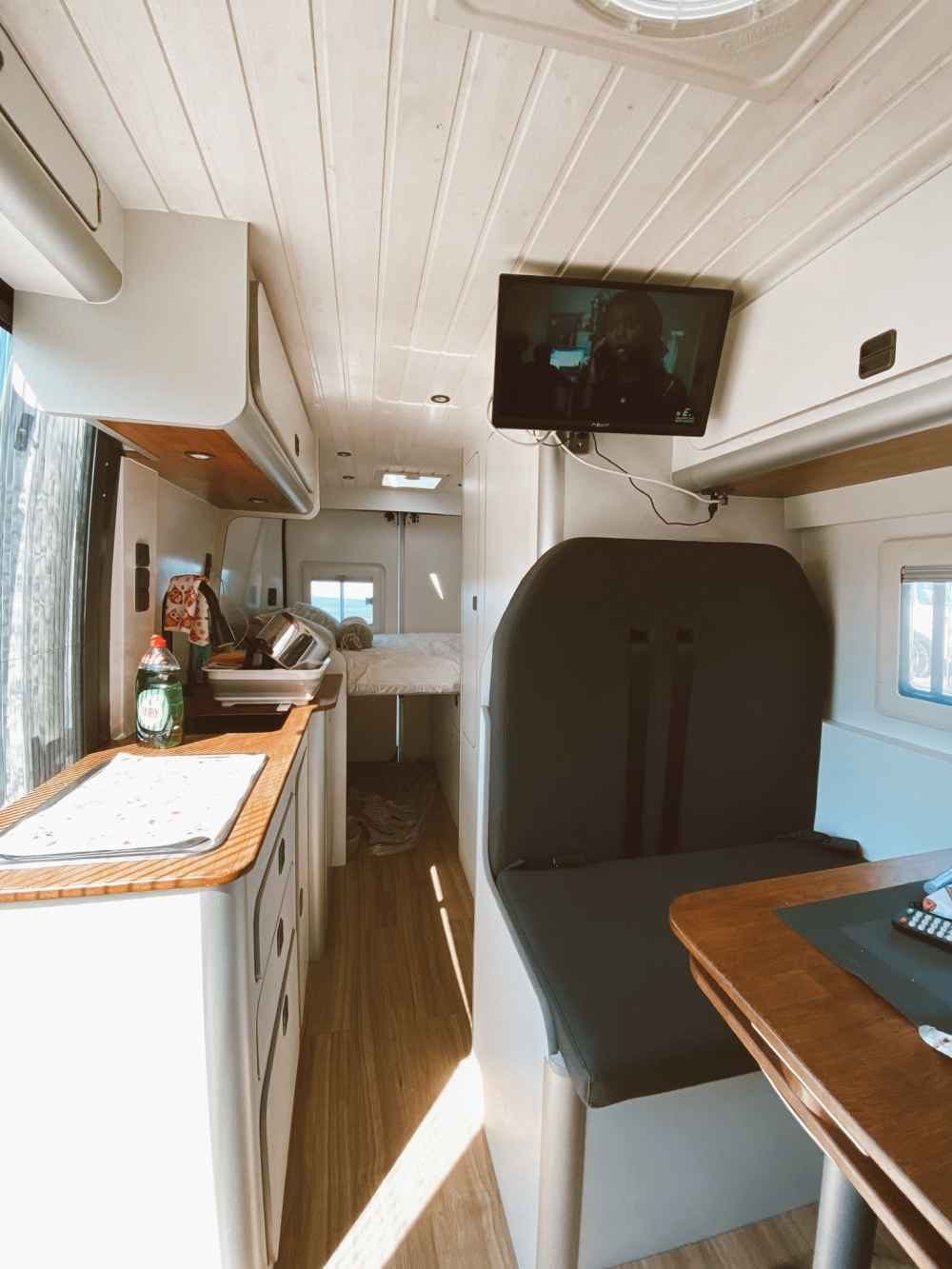Rv-Motorhome-Camper - Europe - Gara Hernandez