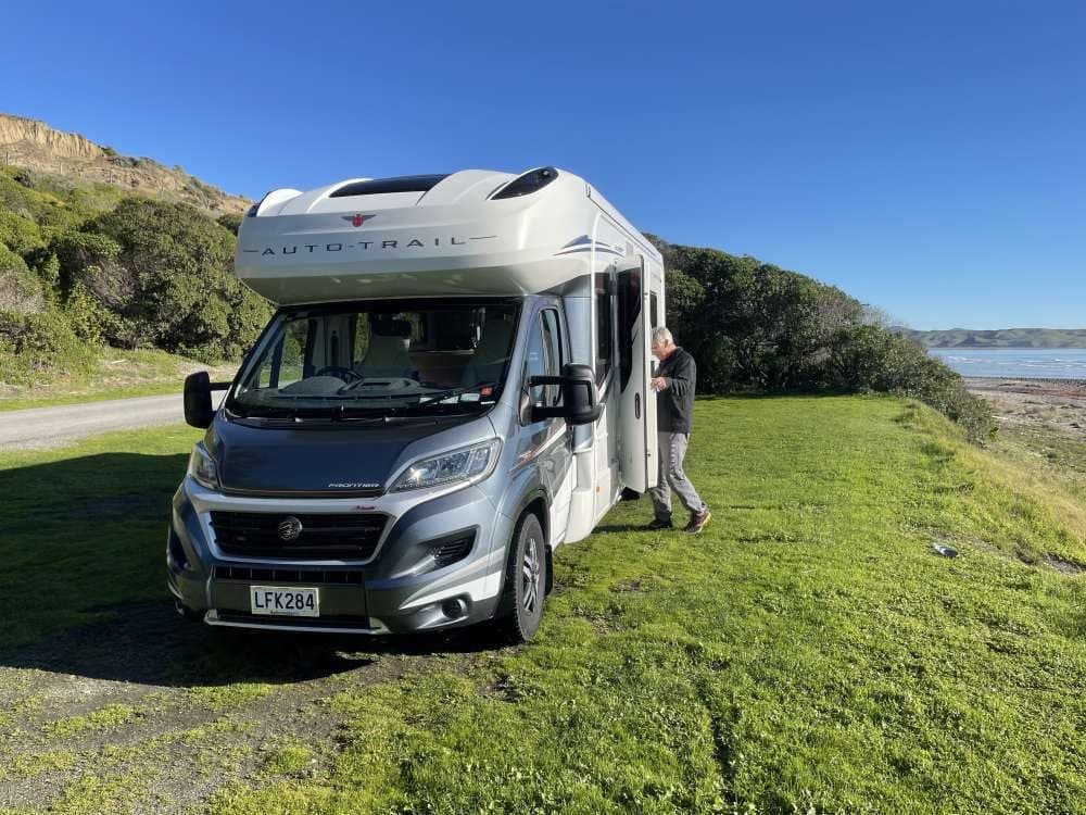 Rv-Motorhome-Camper - Oceania - Ashley Riddles