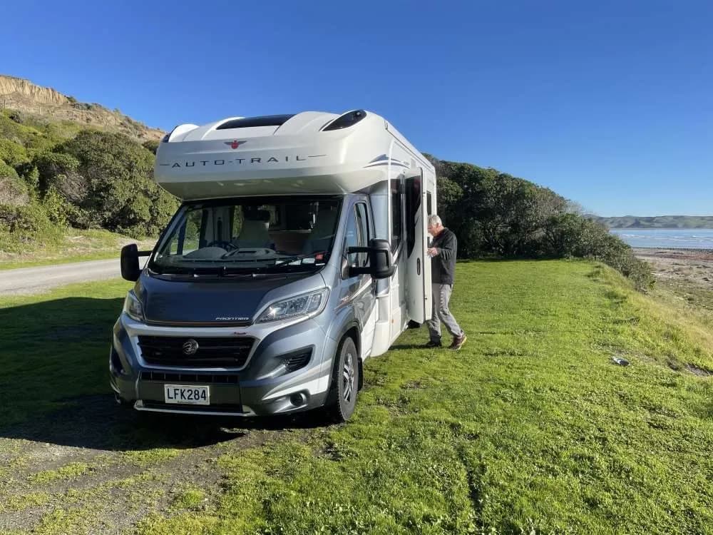 Rv-Motorhome-Camper - Oceania - Ashley Riddles