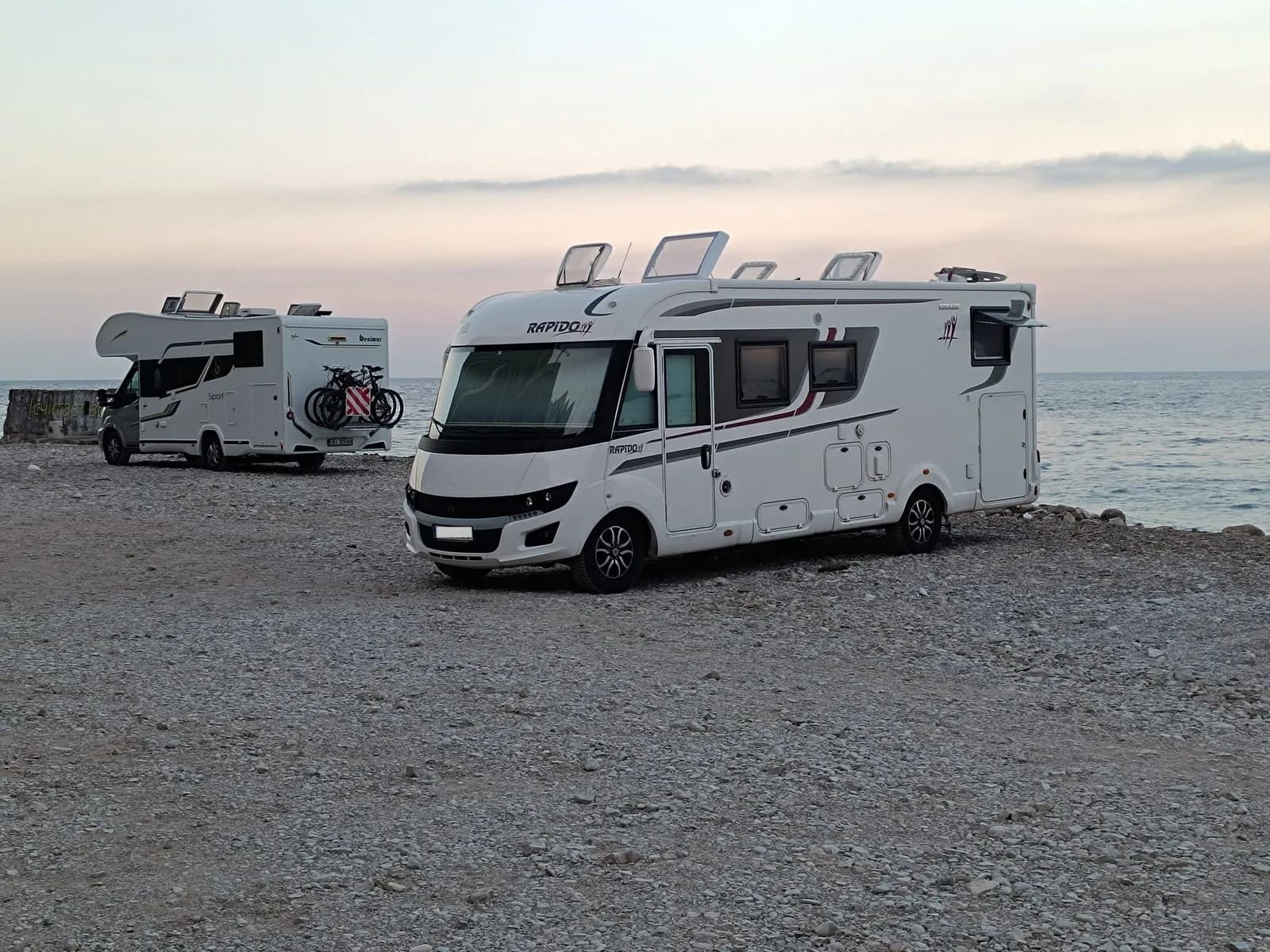 CAMPING CAR RAPIDO 8066DF MADRID ESPAÑA