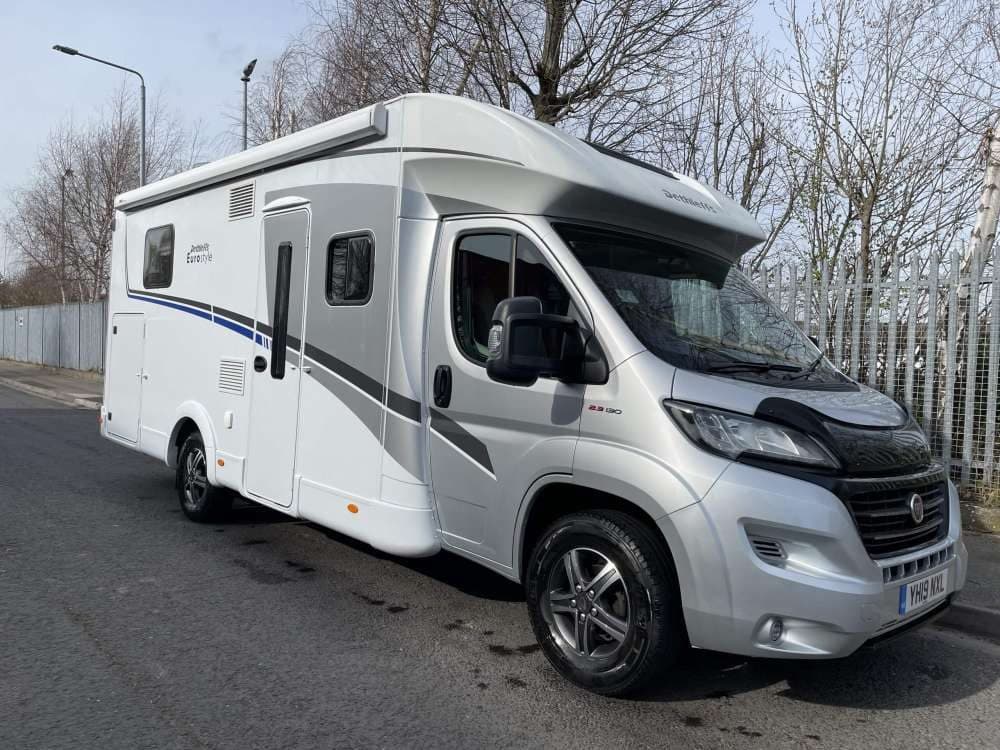 Motorhome-Camper - Europe - DARRELL MONTEITH