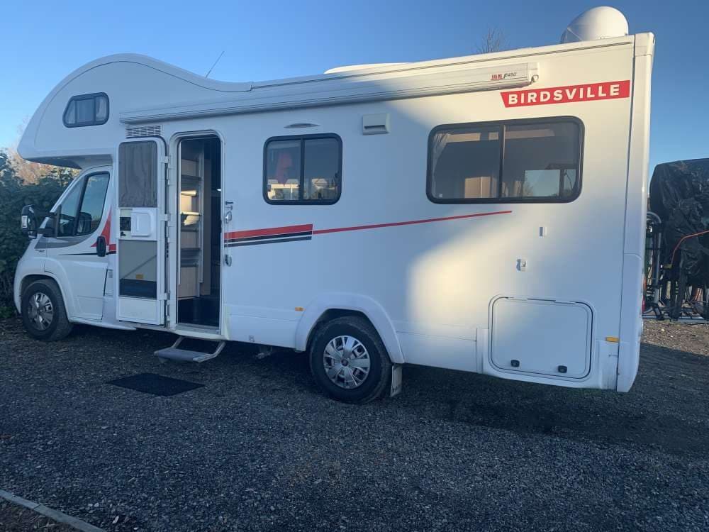 Motorhome-Camper - Oceania - Tabitha Winter