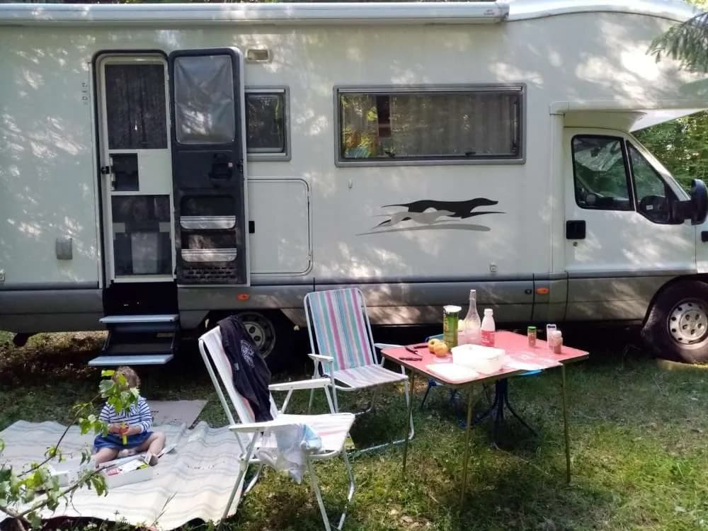 Rv-Motorhome-Camper - Europe - Julie Poirot