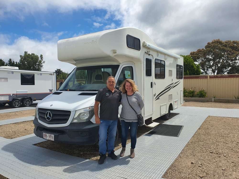 Motorhome-Camper - Oceania - Natasha Parker