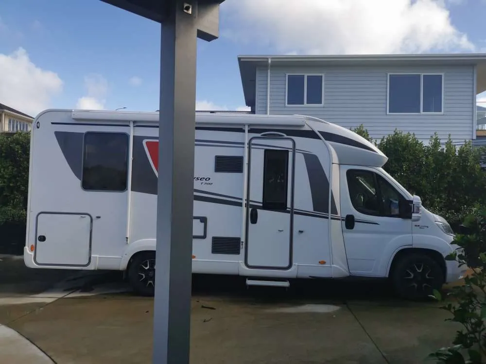 Motorhome-Camper - Oceania - Lynella moorby
