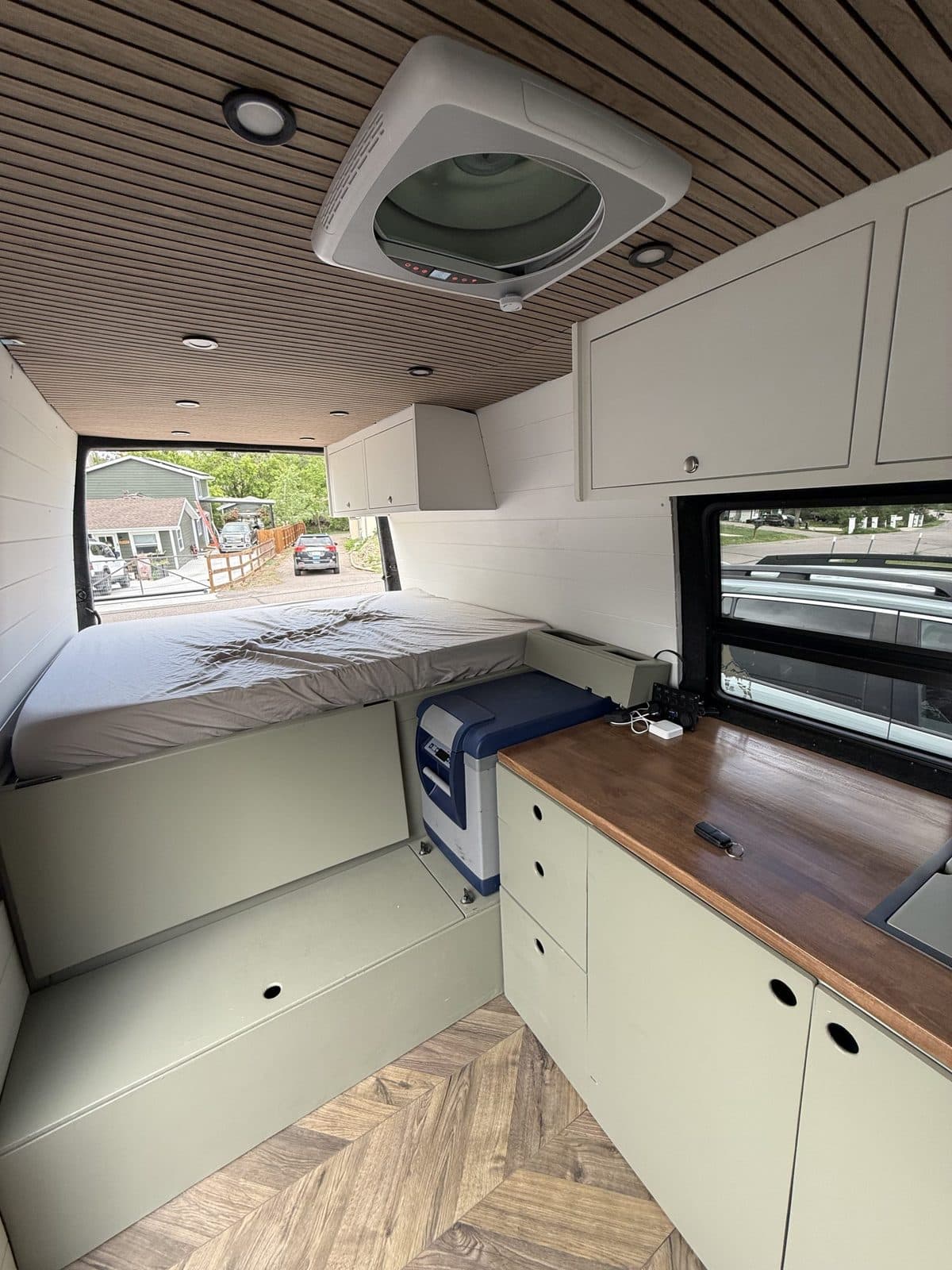 2005 Sprinter 140wb / high roof T1N