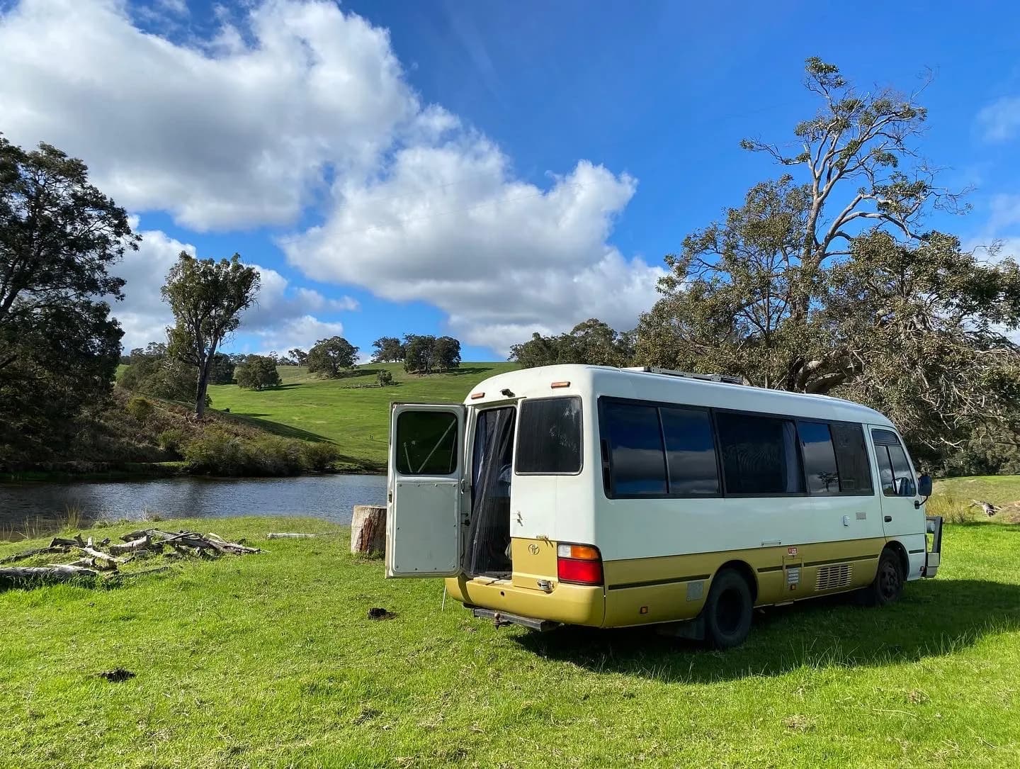 Rv-Motorhome-Camper - Oceania - Gayl Smythe
