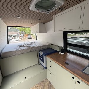 2005 Sprinter 140wb / high roof T1N